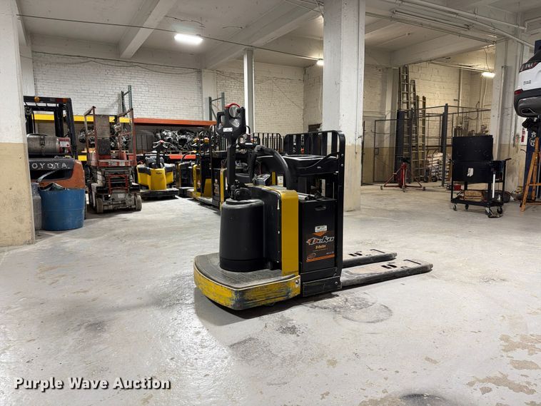 image for item FU4819 2017 Yale MPEO60LFN24T2748 pallet jack