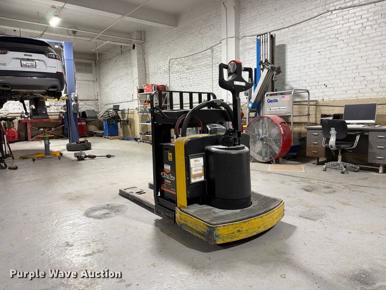 image for item FU4819 2017 Yale MPEO60LFN24T2748 pallet jack