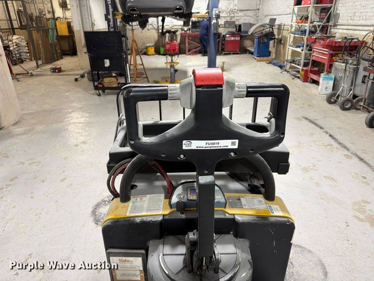 image for item FU4819 2017 Yale MPEO60LFN24T2748 pallet jack