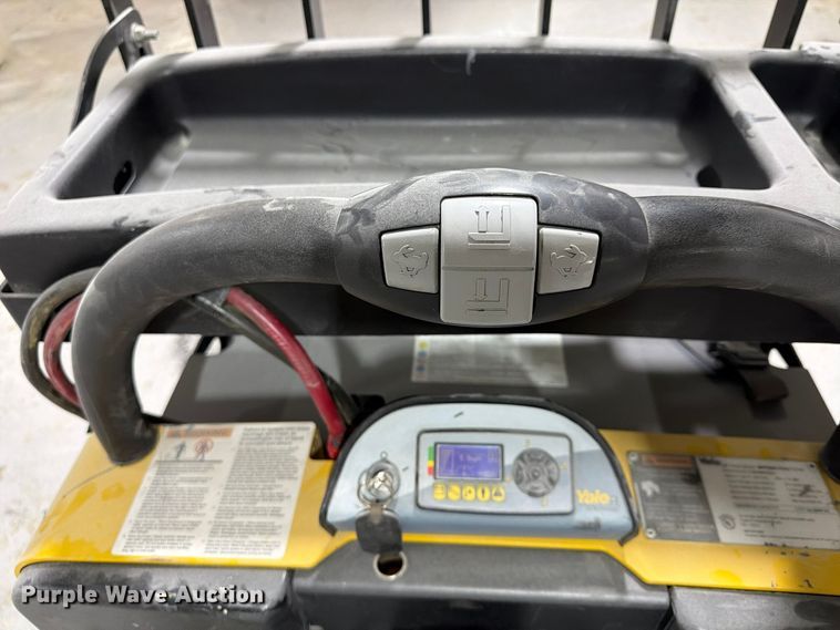 image for item FU4819 2017 Yale MPEO60LFN24T2748 pallet jack