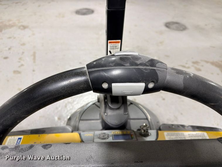 image for item FU4819 2017 Yale MPEO60LFN24T2748 pallet jack