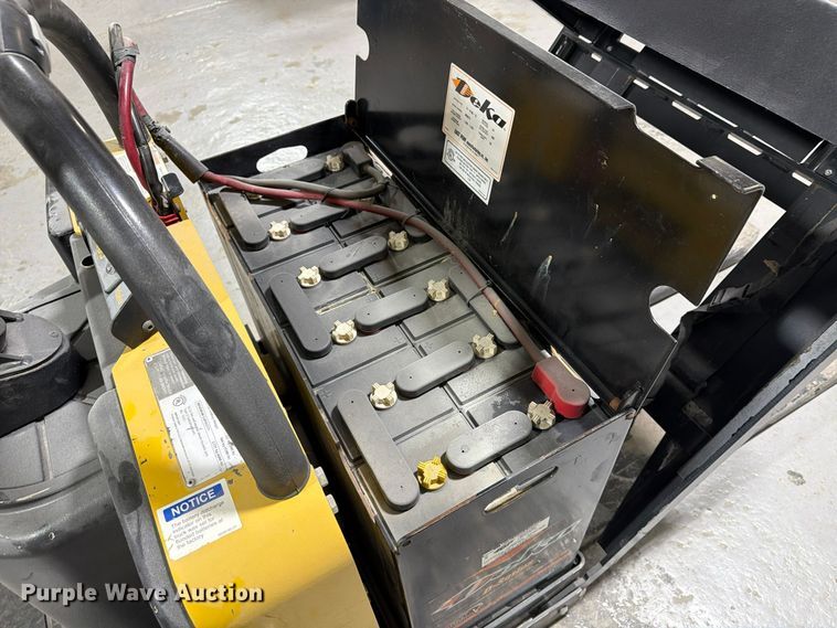 image for item FU4819 2017 Yale MPEO60LFN24T2748 pallet jack