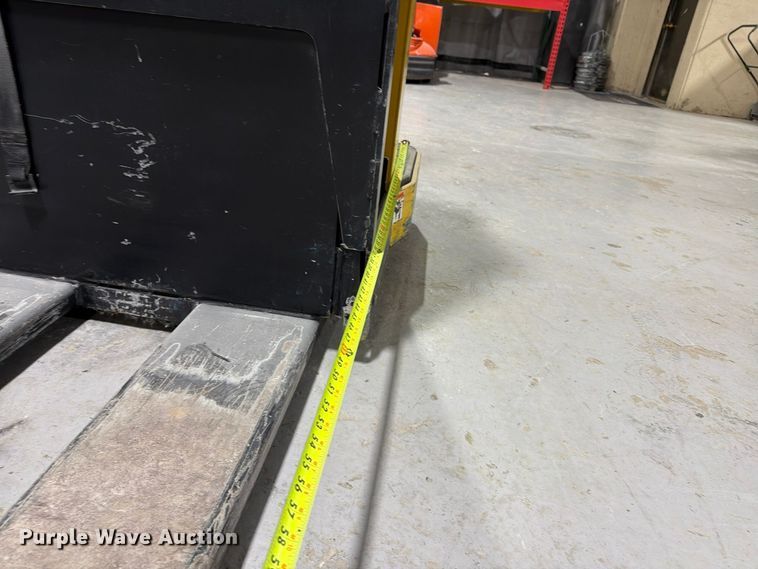 image for item FU4819 2017 Yale MPEO60LFN24T2748 pallet jack
