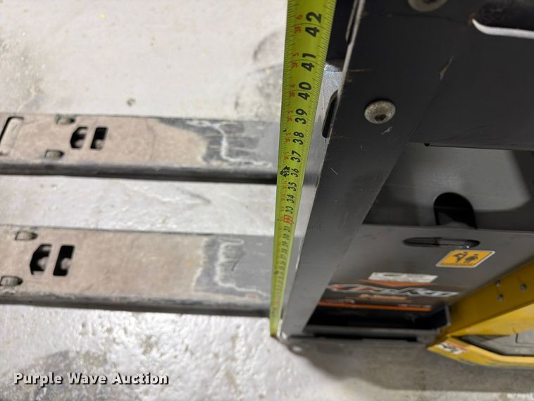 image for item FU4819 2017 Yale MPEO60LFN24T2748 pallet jack