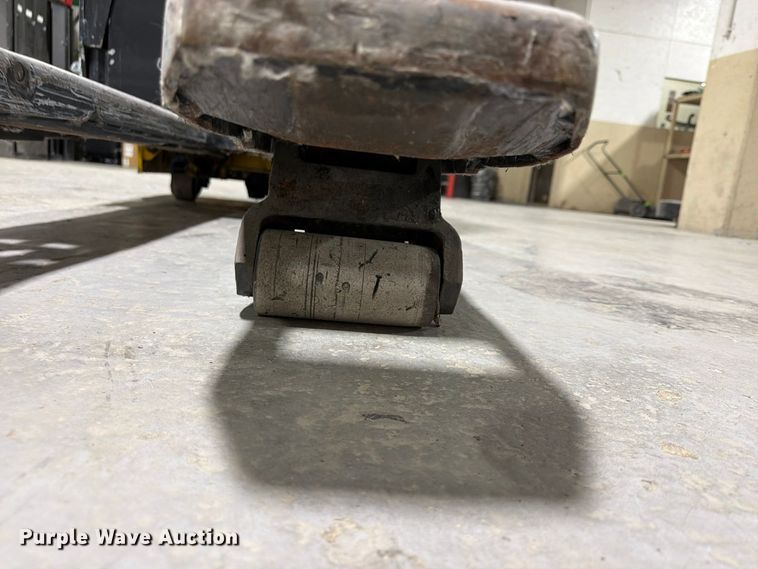 image for item FU4819 2017 Yale MPEO60LFN24T2748 pallet jack