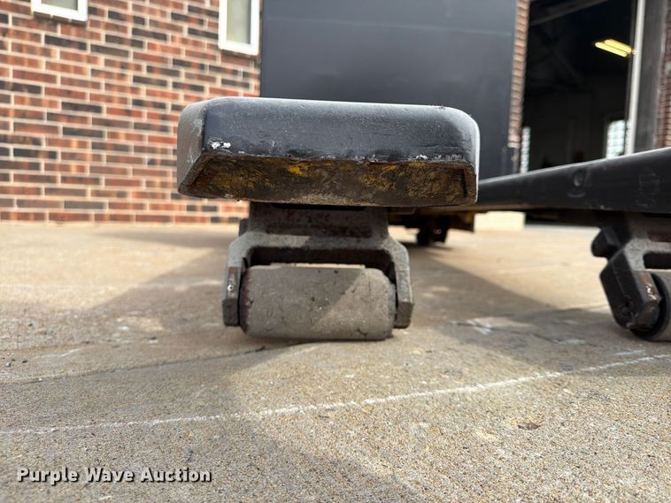 image for item FU4820 2010 Yale MPE060LFN24T2748 pallet jack