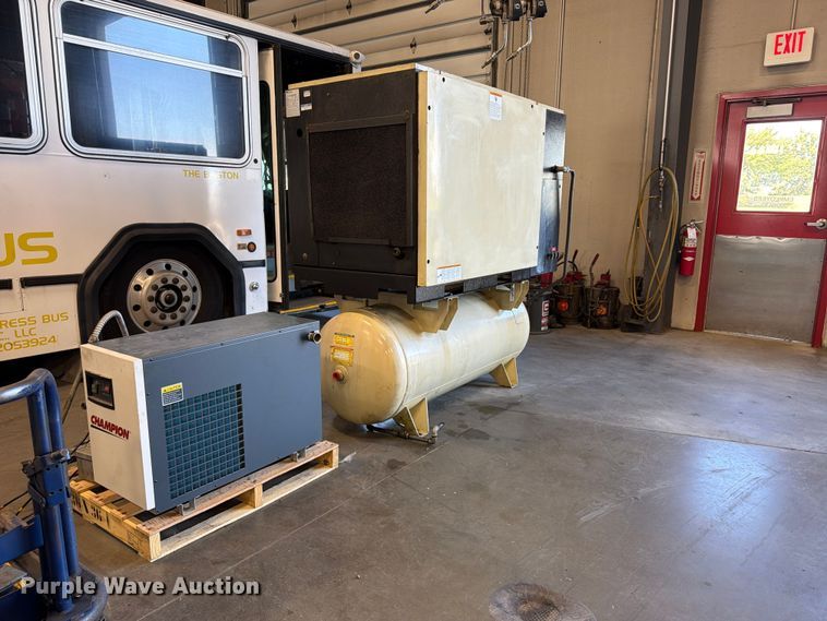 image for item FU4821 Ingersoll Rand UP6-25-200 air compressor