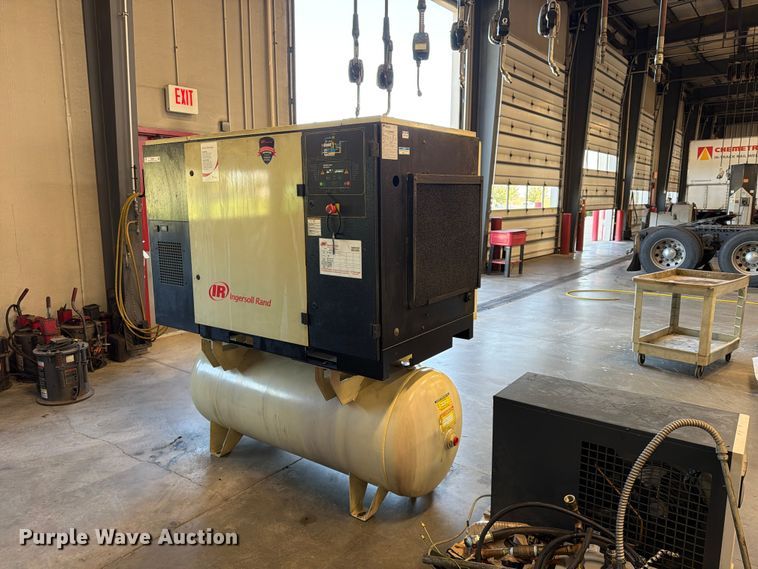 image for item FU4821 Ingersoll Rand UP6-25-200 air compressor