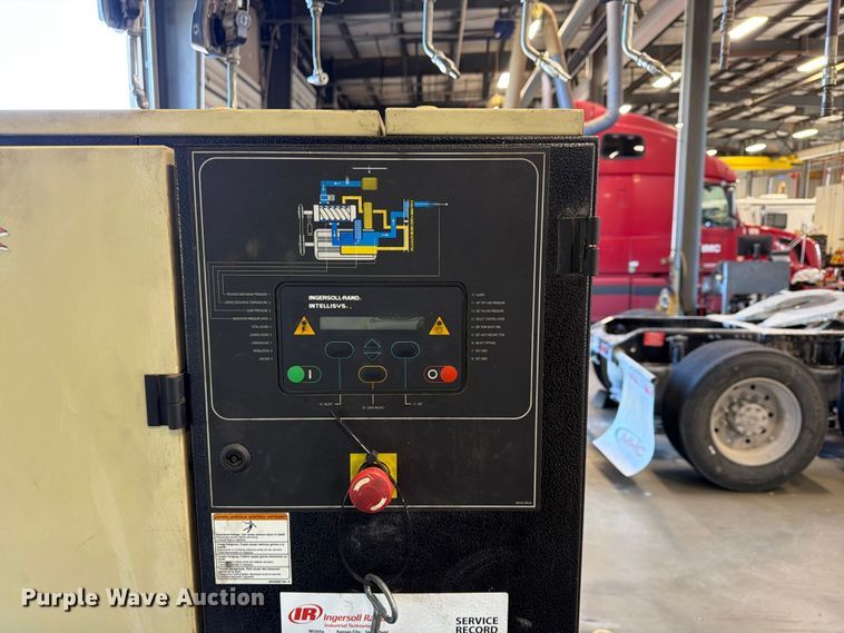 image for item FU4821 Ingersoll Rand UP6-25-200 air compressor