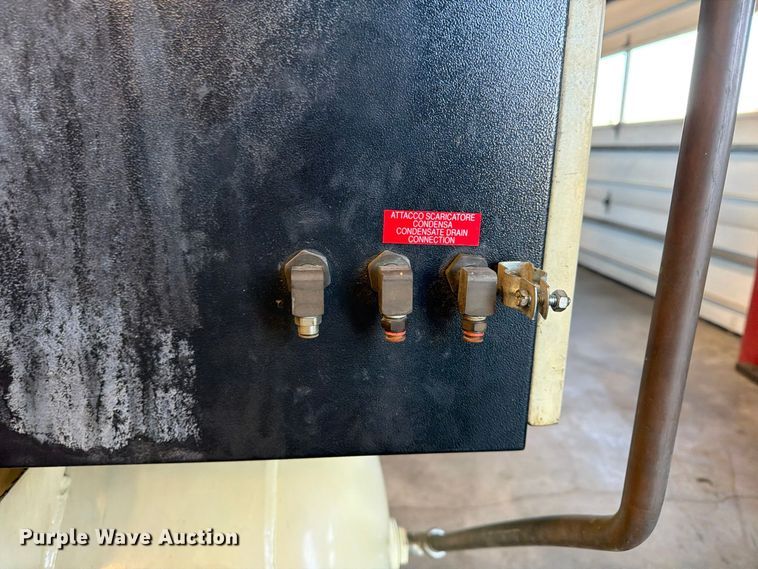image for item FU4821 Ingersoll Rand UP6-25-200 air compressor