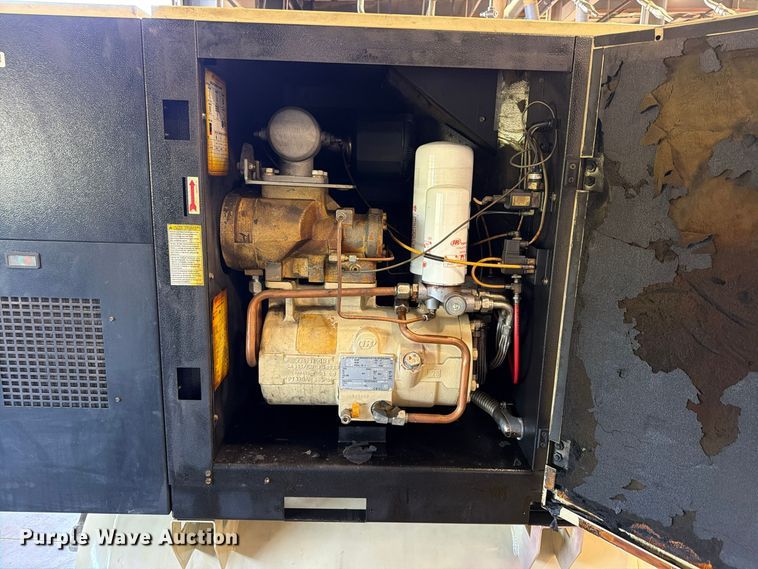 image for item FU4821 Ingersoll Rand UP6-25-200 air compressor