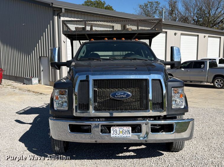 image for item FU4823 2021 Ford F650 Super Duty Crew Cab flatbed truck