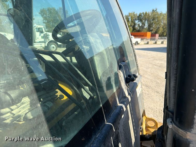 image for item FU4831 2012 Yale GLP100VXNGGE103 forklift