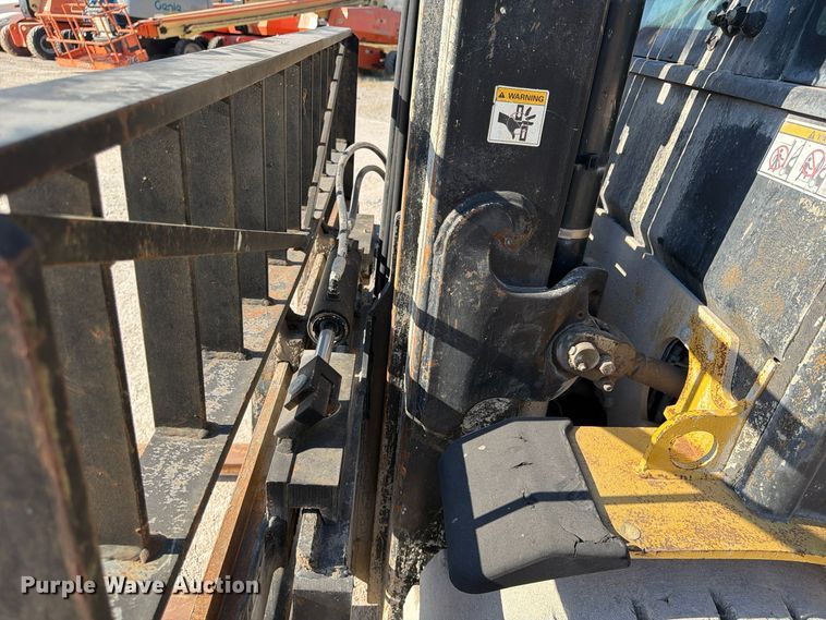 image for item FU4831 2012 Yale GLP100VXNGGE103 forklift