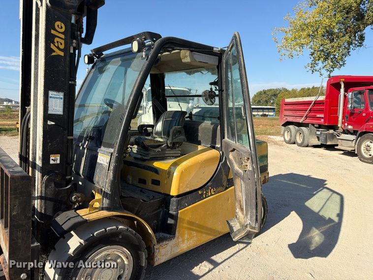 image for item FU4831 2012 Yale GLP100VXNGGE103 forklift