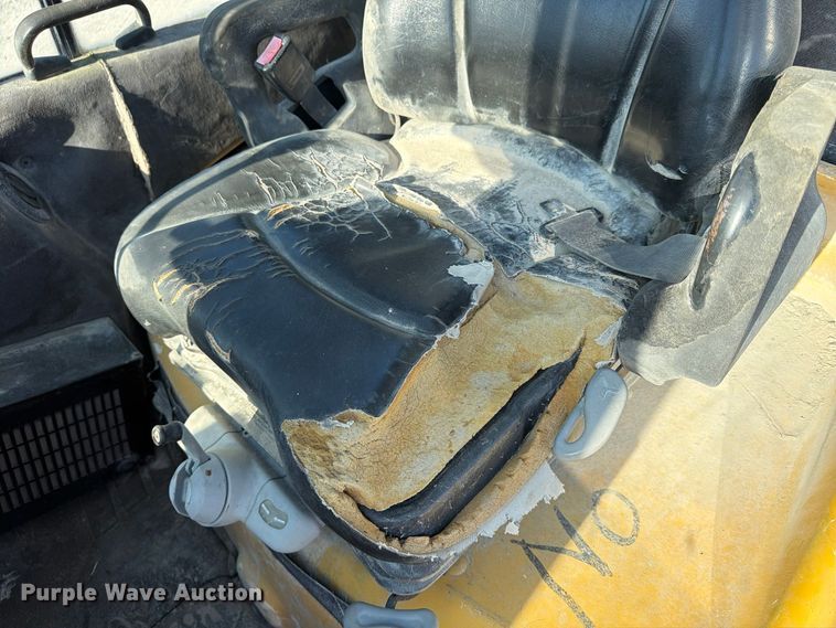 image for item FU4831 2012 Yale GLP100VXNGGE103 forklift