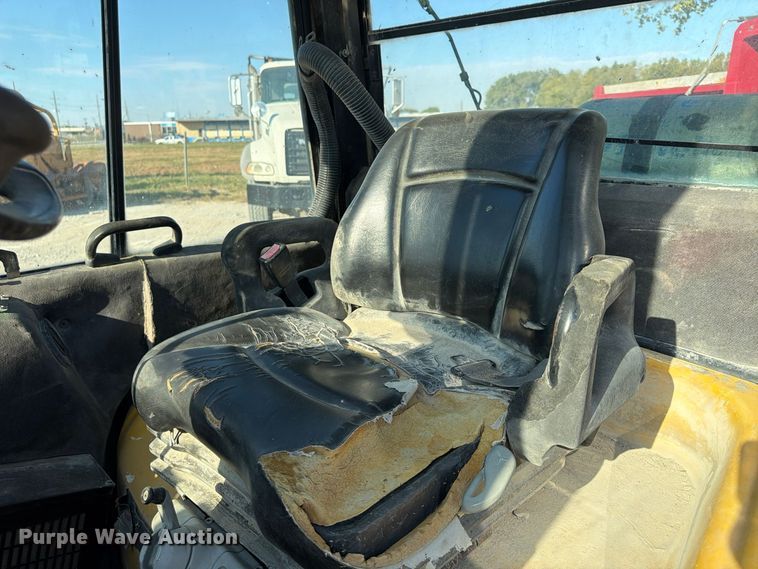 image for item FU4831 2012 Yale GLP100VXNGGE103 forklift