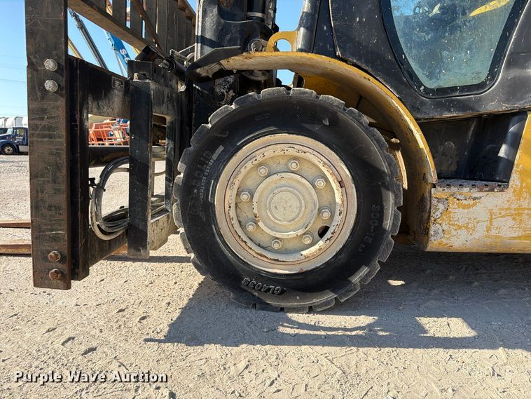 image for item FU4831 2012 Yale GLP100VXNGGE103 forklift