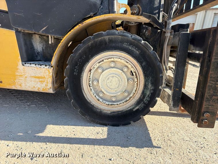 image for item FU4831 2012 Yale GLP100VXNGGE103 forklift