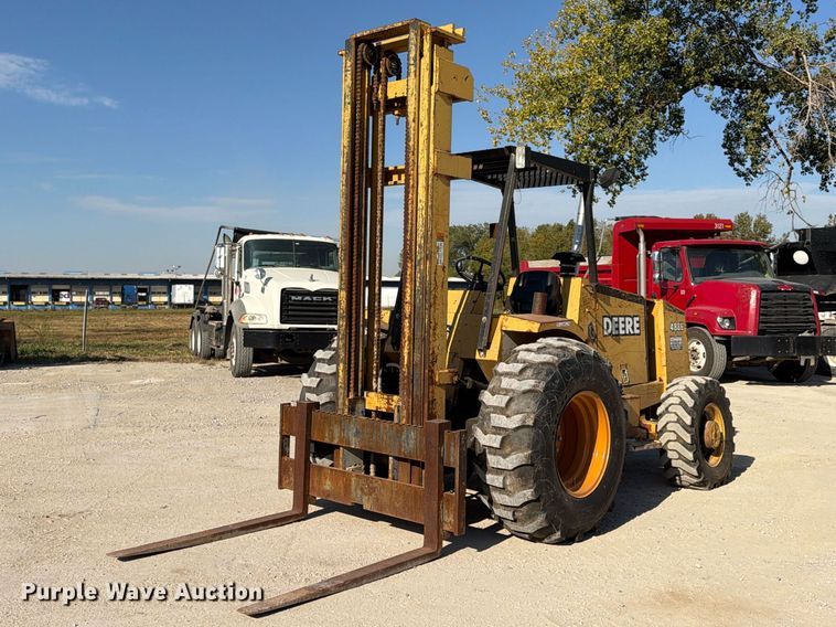image for item FU4832 1999 John Deere 488E forklift