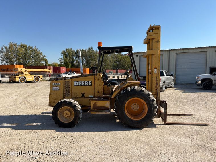image for item FU4832 1999 John Deere 488E forklift