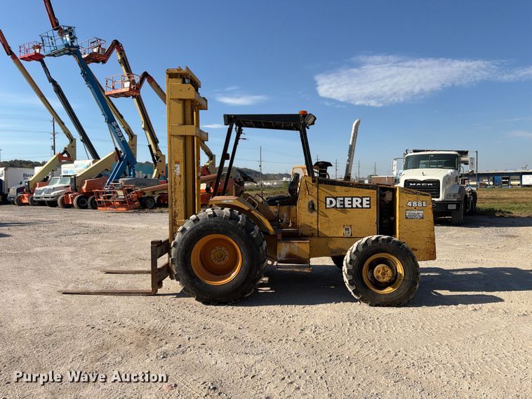 image for item FU4832 1999 John Deere 488E forklift