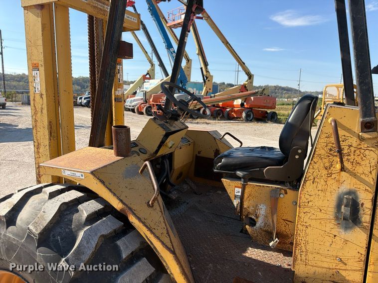 image for item FU4832 1999 John Deere 488E forklift