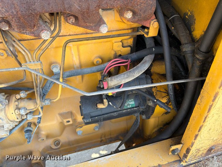 image for item FU4832 1999 John Deere 488E forklift