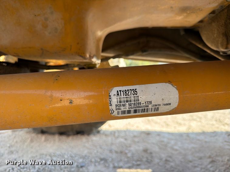 image for item FU4832 1999 John Deere 488E forklift