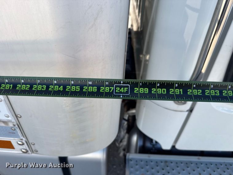 image for item FV2000 2016 Freightliner Business Class M2 box truck