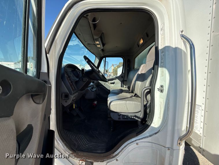 image for item FV2000 2016 Freightliner Business Class M2 box truck