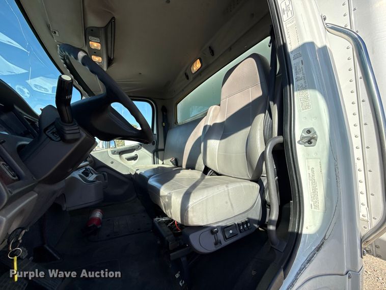 image for item FV2000 2016 Freightliner Business Class M2 box truck