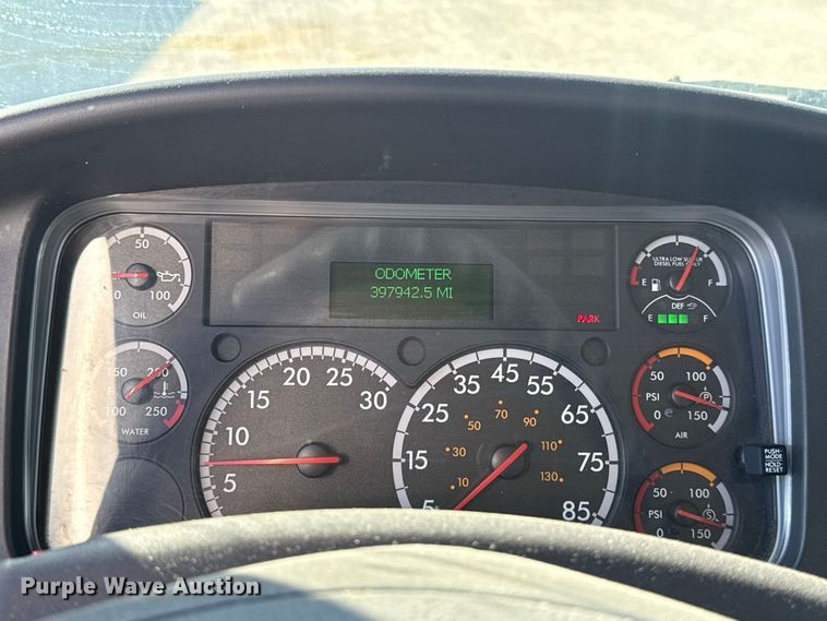 image for item FV2000 2016 Freightliner Business Class M2 box truck