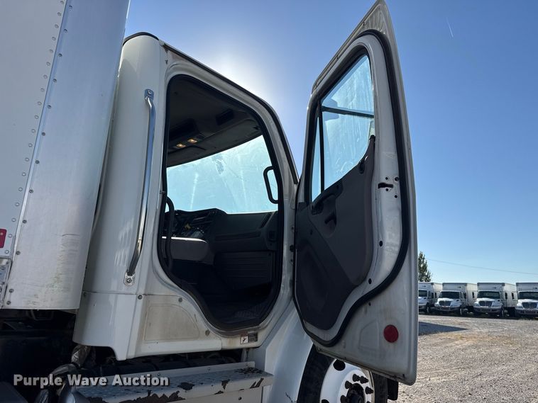 image for item FV2000 2016 Freightliner Business Class M2 box truck