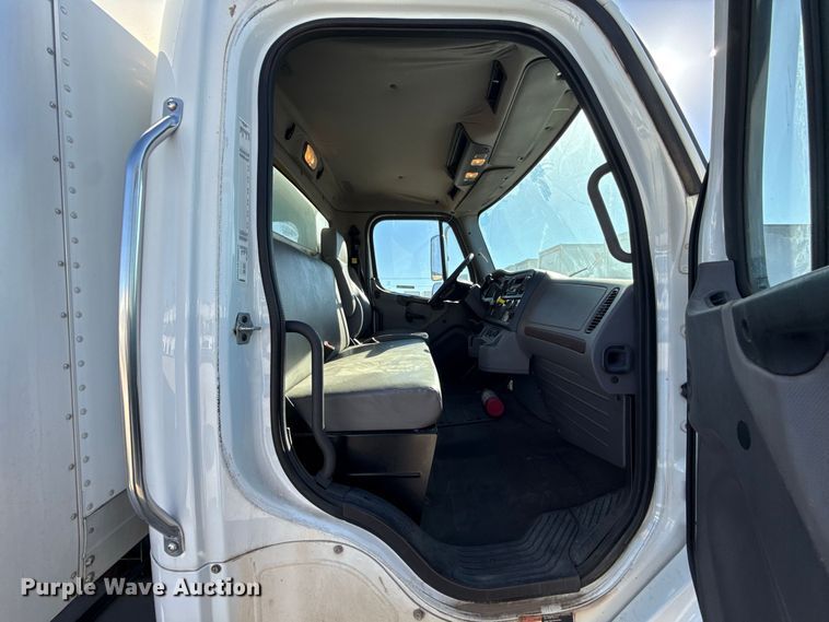 image for item FV2000 2016 Freightliner Business Class M2 box truck