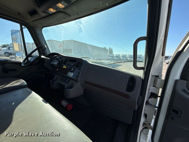 image for item FV2000 2016 Freightliner Business Class M2 box truck