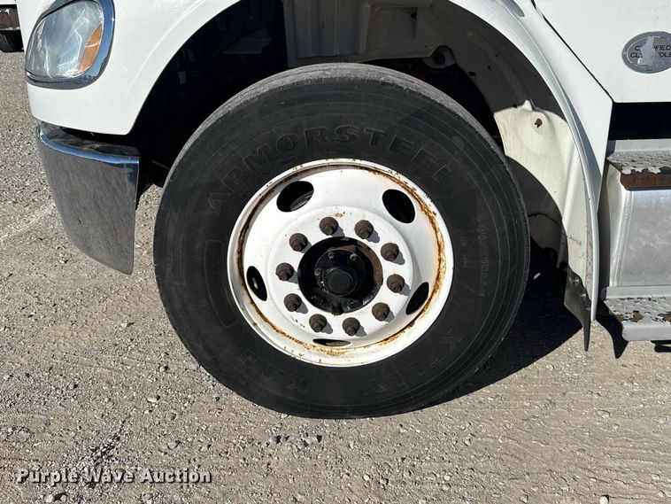 image for item FV2000 2016 Freightliner Business Class M2 box truck
