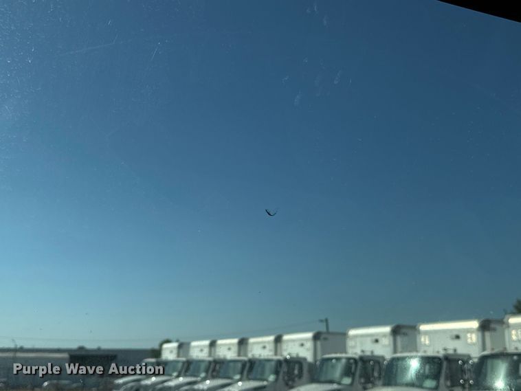 image for item FV2001 2014 Freightliner M2106 box truck