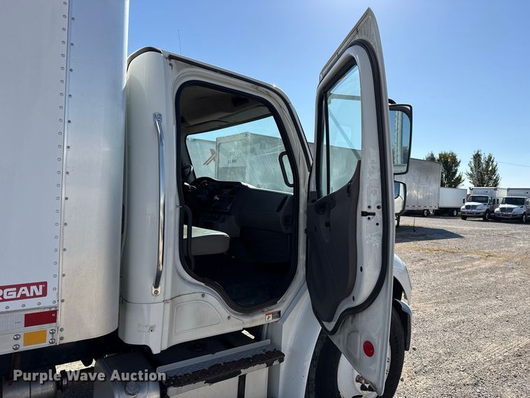 image for item FV2001 2014 Freightliner M2106 box truck