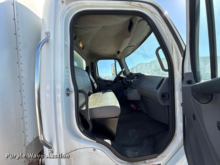 image for item FV2001 2014 Freightliner M2106 box truck