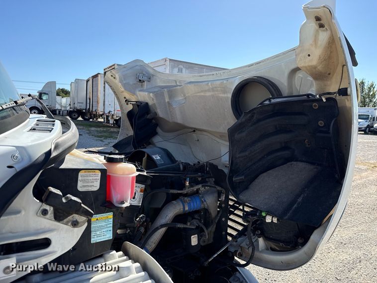 image for item FV2001 2014 Freightliner M2106 box truck