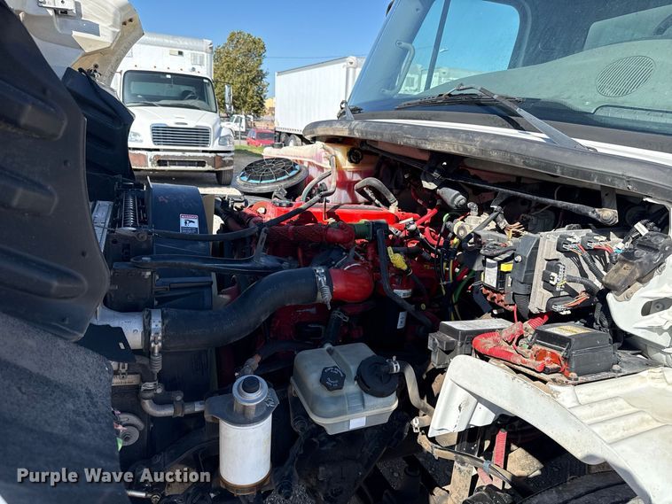 image for item FV2001 2014 Freightliner M2106 box truck