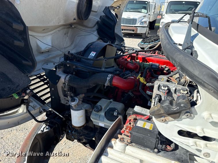 image for item FV2001 2014 Freightliner M2106 box truck