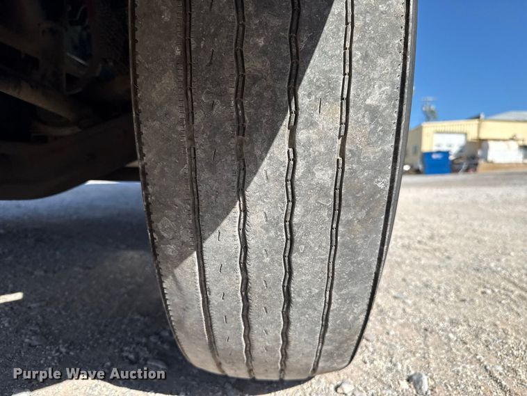 image for item FV2001 2014 Freightliner M2106 box truck