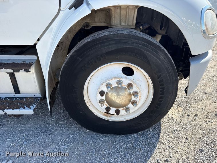 image for item FV2001 2014 Freightliner M2106 box truck