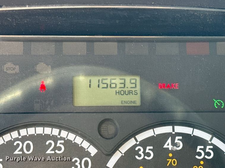 image for item FV2001 2014 Freightliner M2106 box truck