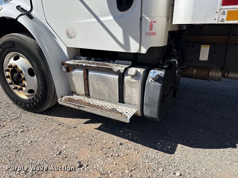 image for item FV2002 2015 Freightliner Business Class M2 box truck