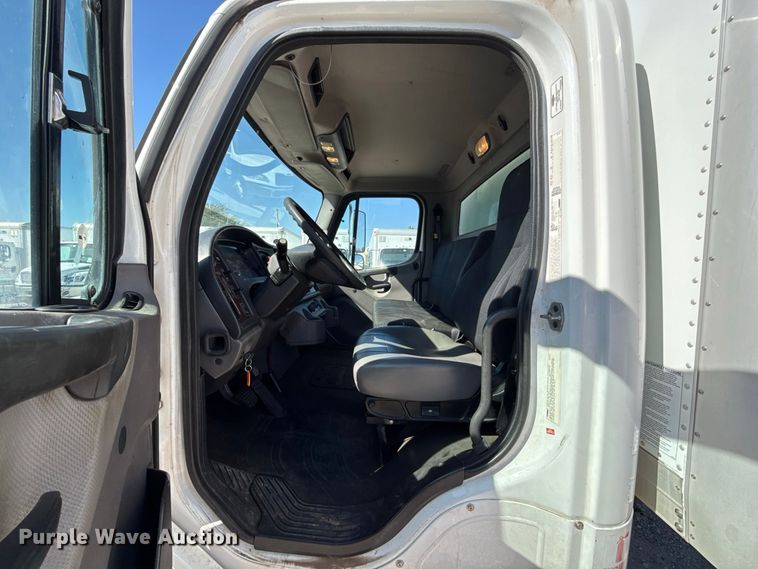 image for item FV2002 2015 Freightliner Business Class M2 box truck