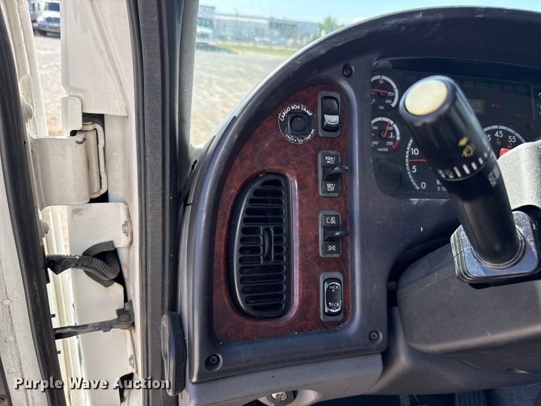 image for item FV2002 2015 Freightliner Business Class M2 box truck