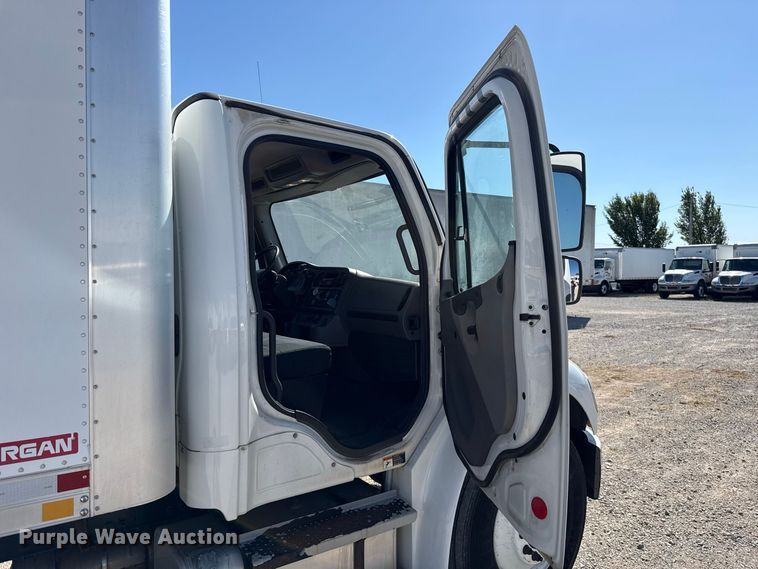 image for item FV2002 2015 Freightliner Business Class M2 box truck